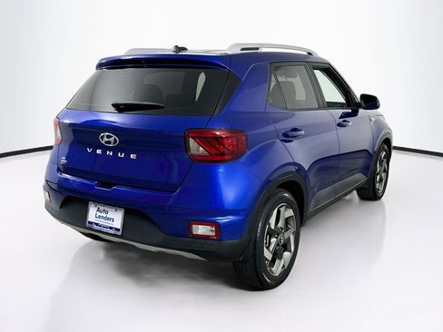 Used 2023 Hyundai Venue Limited FWD image 5