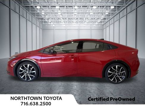 Used 2024 Toyota Prius Prime FWD image 3