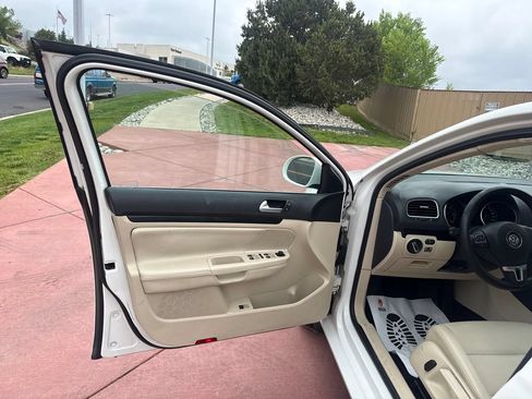 Used 2013 Volkswagen Jetta TDI FWD image 11