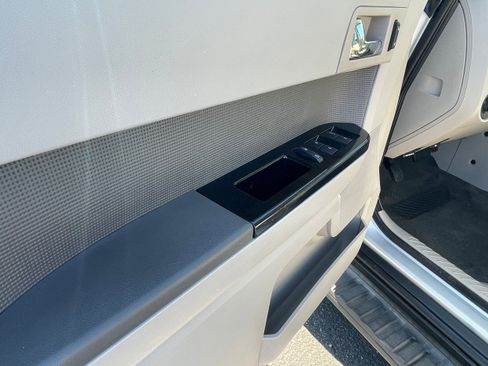 Used 2009 Ford Escape 2WD Hybrid image 9