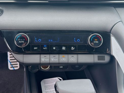 New 2026 Hyundai Elantra Sport FWD image 12