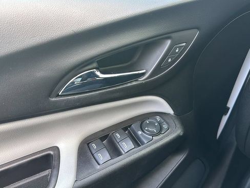 Used 2018 Chevrolet Equinox LT FWD image 28