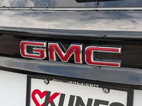 New 2026 GMC Acadia Elevation w/ Elevation Premium Package AWD/4WD image 17