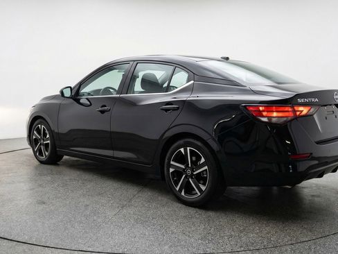 Used 2025 Nissan Sentra SV image 6
