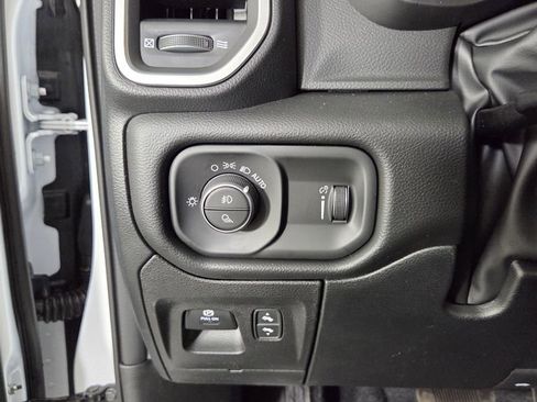 New 2026 RAM 1500 4x4 Crew Cab image 15