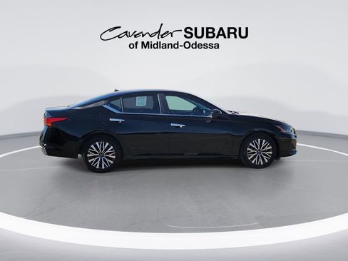 Used 2025 Nissan Altima 2.5 SV FWD image 9