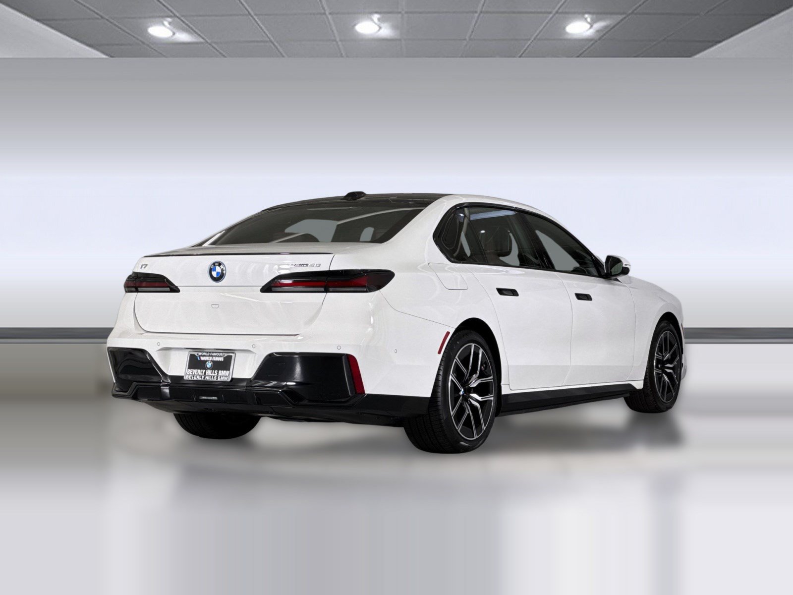 Used 2026 BMW i7 xDrive60 w/ M Sport Package RWD image 9