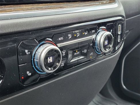 Used 2023 GMC Sierra 1500 Elevation image 20