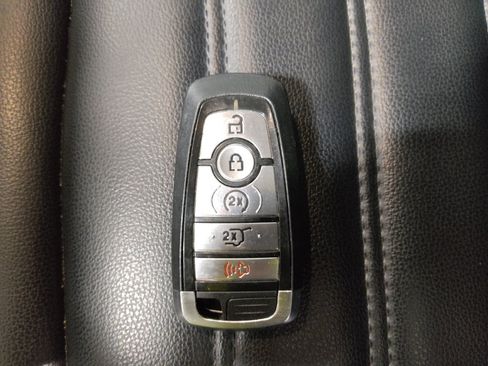 Used 2022 Ford Edge SEL w/ Convenience Package image 32