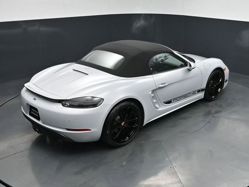 Used 2024 Porsche 718 Boxster RWD image 19