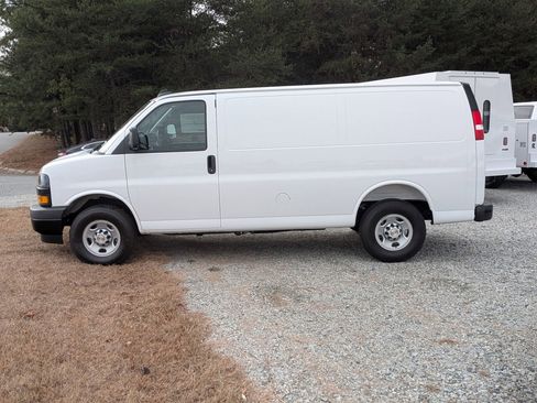 New 2025 Chevrolet Express 2500 w/ Driver Convenience Package RWD image 5