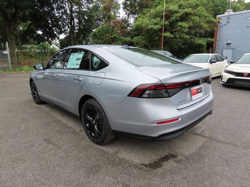 New 2025 Honda Accord SE image 4