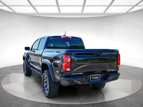 Used 2025 Chevrolet Colorado ZR2 w/ Technology Package AWD/4WD image 2