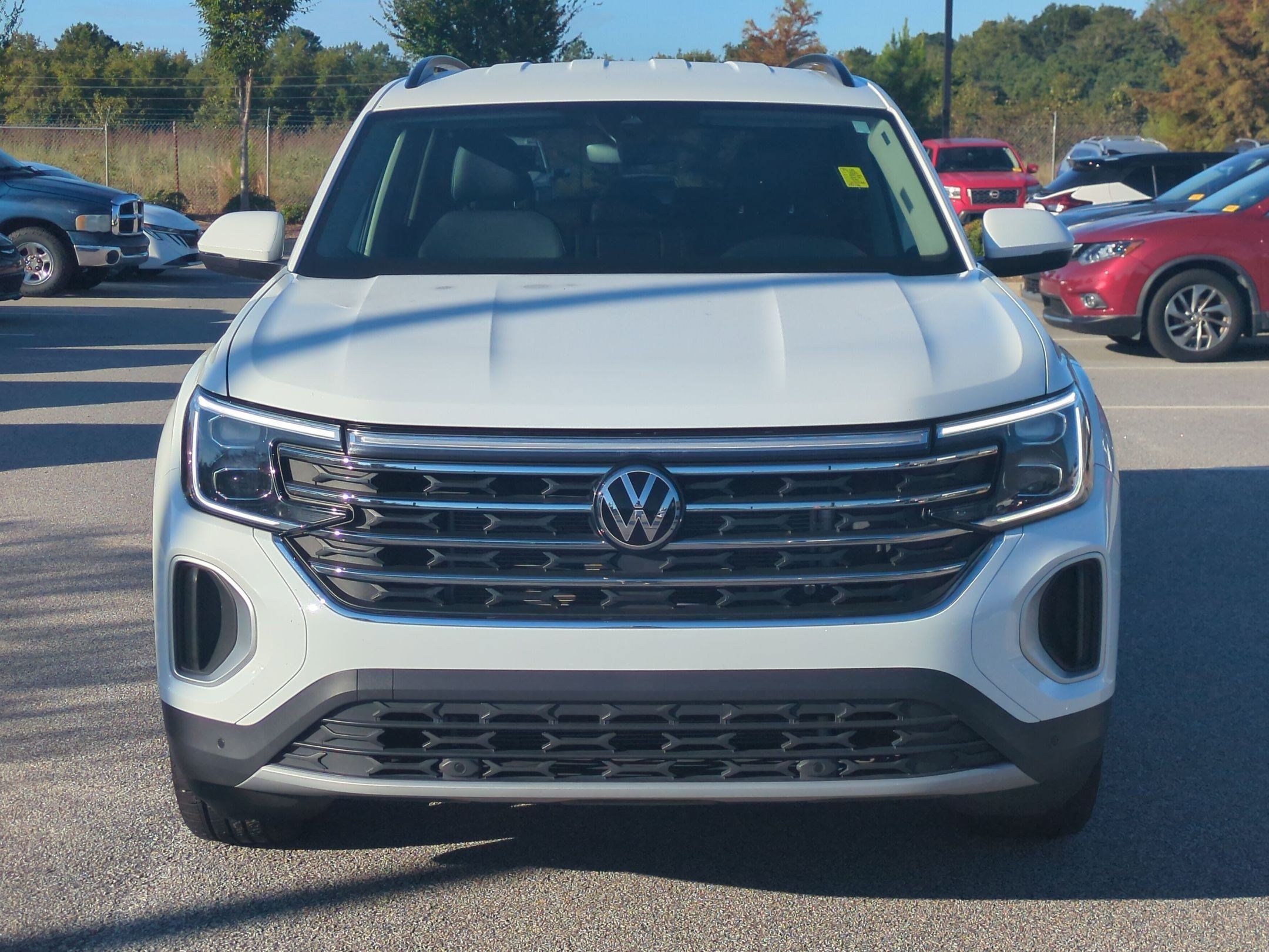 Used 2025 Volkswagen Atlas SE FWD image 9
