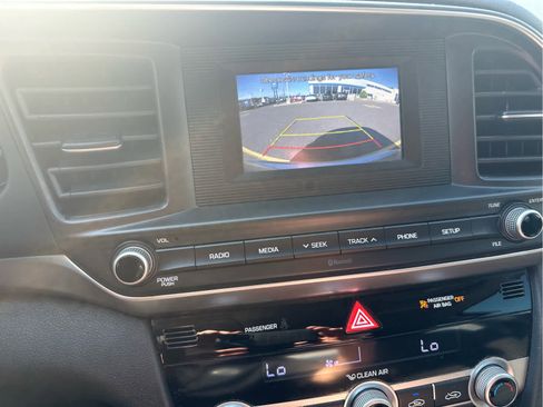 Used 2020 Hyundai Elantra SE w/ Cargo Package (C1) FWD image 10