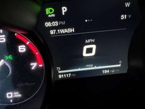 Used 2017 Alfa Romeo Giulia w/ Sport Appearance Package image 17