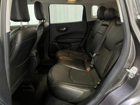 Used 2019 Jeep Compass Latitude AWD/4WD image 10