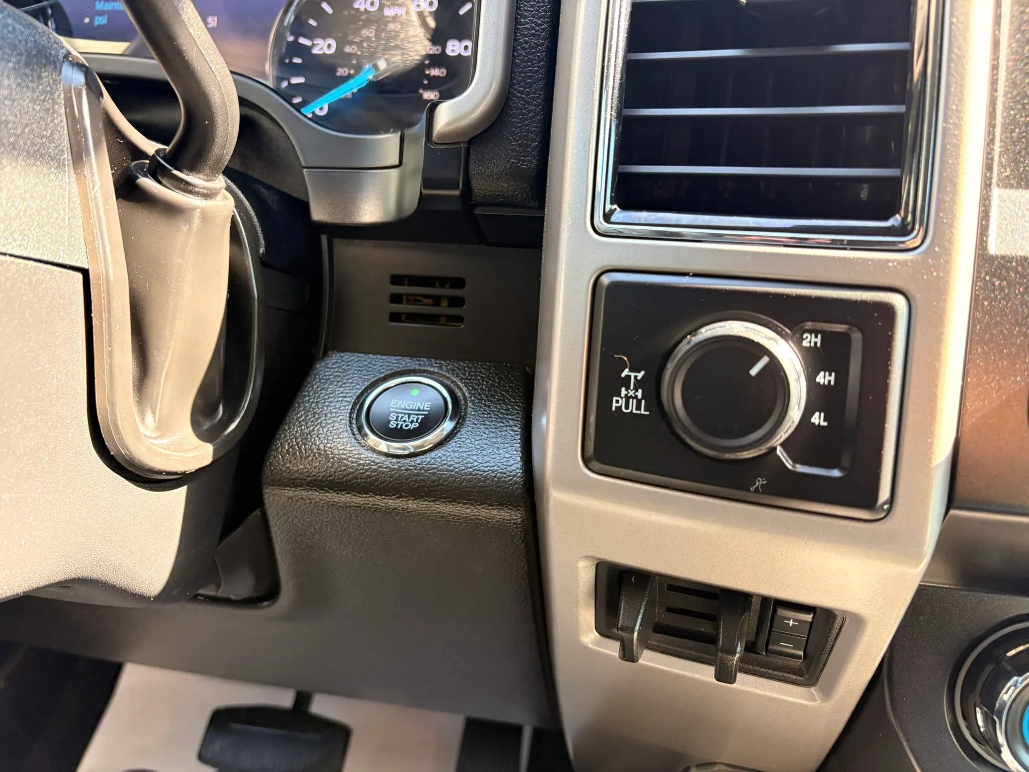 Used 2020 Ford F250 Lariat AWD/4WD image 33