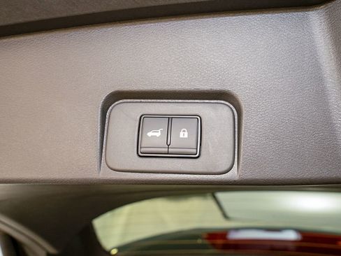 Certified 2025 Nissan Rogue SV image 6