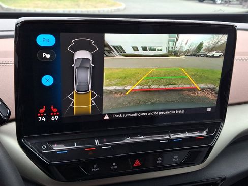 Used 2023 Volkswagen ID.4 Pro image 19