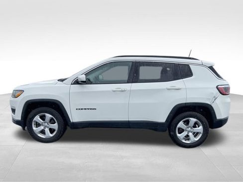 Used 2018 Jeep Compass Latitude w/ Cold Weather Group AWD/4WD image 2