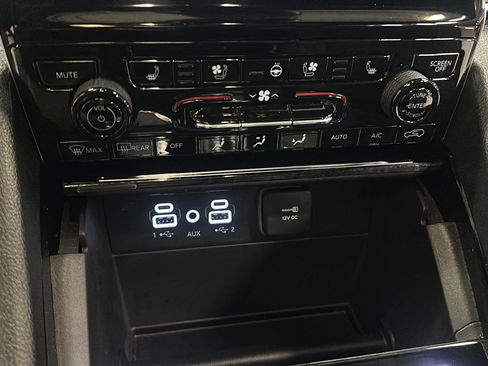 Used 2023 Jeep Grand Cherokee Summit image 24