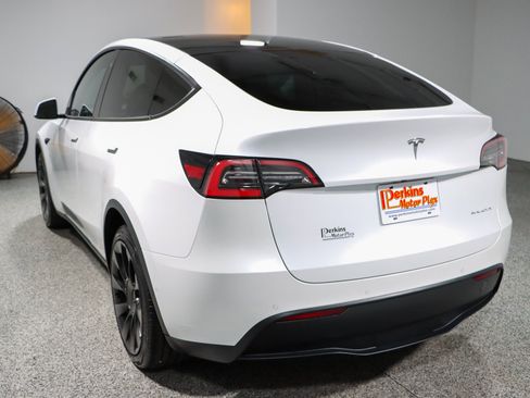 Used 2021 Tesla Model Y Long Range AWD/4WD image 9