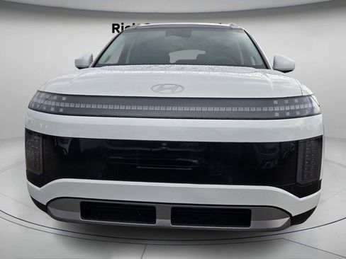New 2026 Hyundai Ioniq 9 Limited AWD/4WD image 2