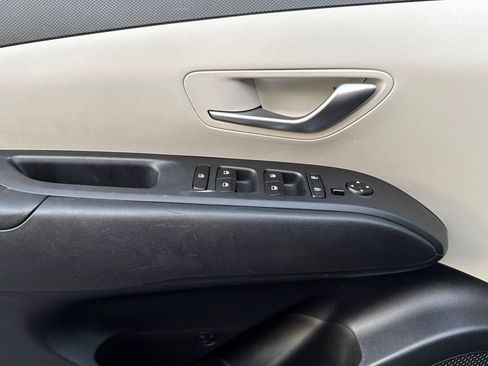 Used 2022 Hyundai Tucson SE image 12