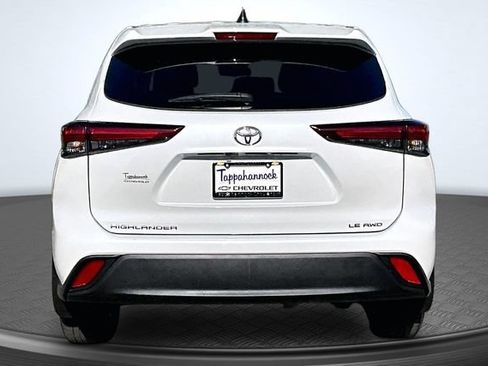 Used 2023 Toyota Highlander LE AWD/4WD image 5