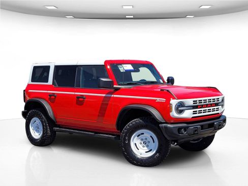 Used 2024 Ford Bronco Heritage Edition AWD/4WD image 2