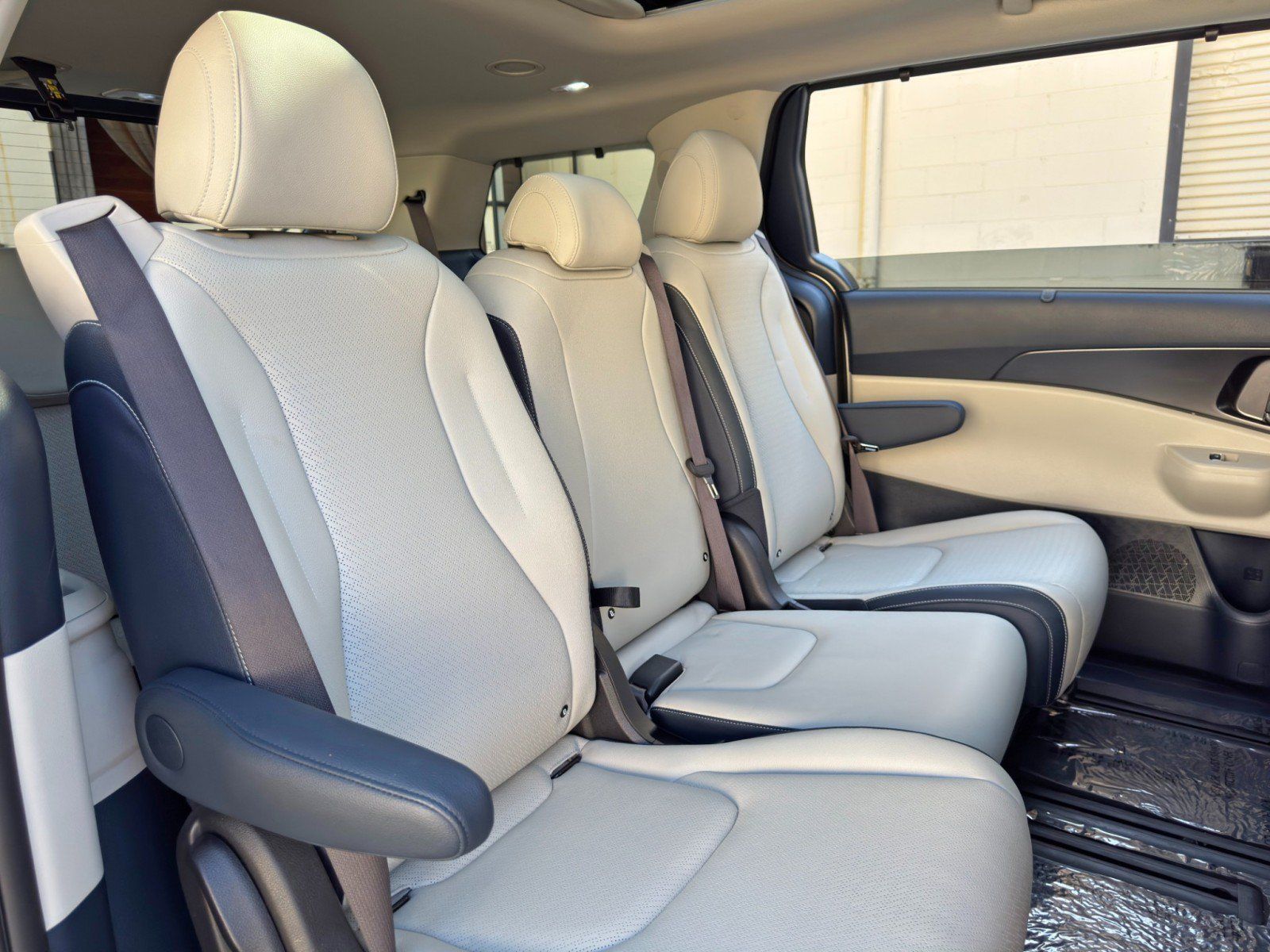 Used 2025 Kia Carnival SX Prestige FWD image 47