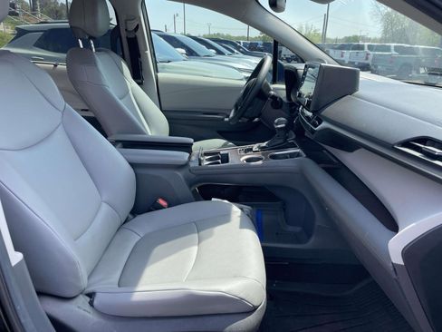 Used 2024 Toyota Sienna XLE image 14
