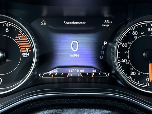 Used 2019 Jeep Cherokee Trailhawk w/ Cold Weather Group AWD/4WD image 16