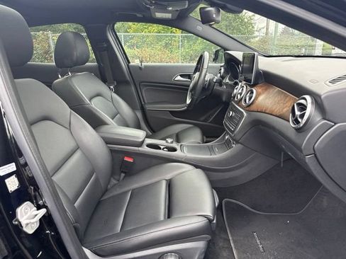 Used 2016 Mercedes-Benz GLA 250 4MATIC image 9