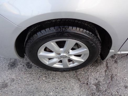 Used 2014 Nissan Versa SV w/ Convenience Package image 40