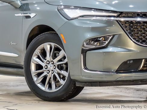 Used 2023 Buick Enclave Avenir w/ Avenir Technology Package image 3