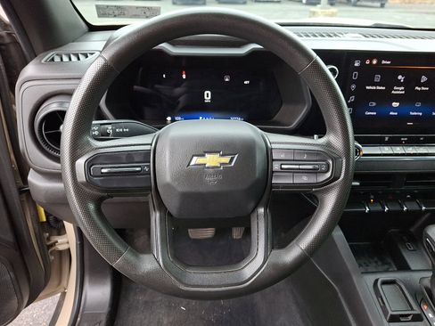 Used 2023 Chevrolet Colorado W/T image 19
