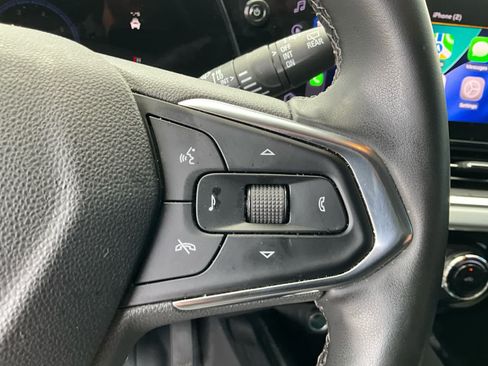 Used 2025 Chevrolet Trax LT w/ LT Convenience Package FWD image 20