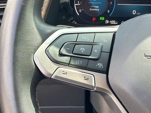 Used 2024 Volkswagen Atlas SE image 37