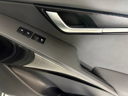 New 2026 Kia Niro Wind FWD image 13