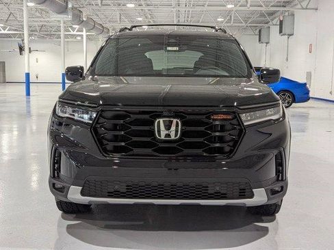 New 2025 Honda Pilot TrailSport image 3