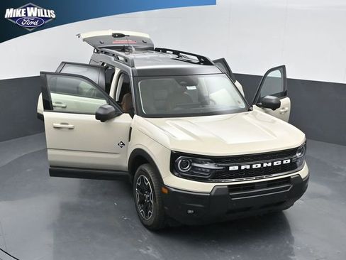 New 2025 Ford Bronco Sport Outer Banks w/ Outer Banks Tech Package+ image 17
