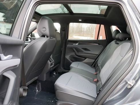 New 2026 Volkswagen Tiguan SE R-Line AWD/4WD image 8