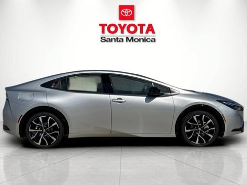 New 2027 Toyota Prius Plug-In Hybrid FWD image 2