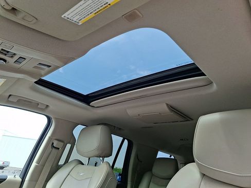 Used 2020 Cadillac Escalade Premium Luxury AWD/4WD image 17
