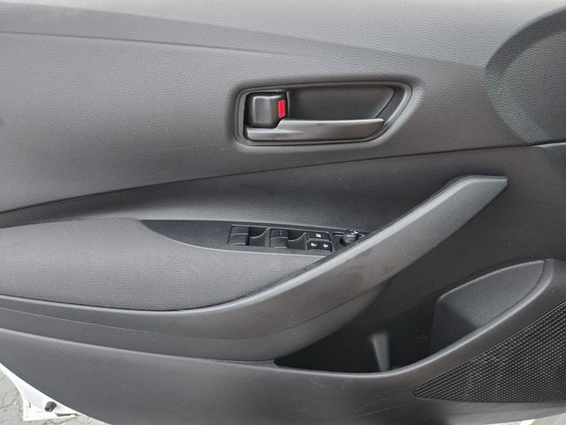 Used 2025 Toyota Corolla LE FWD image 34