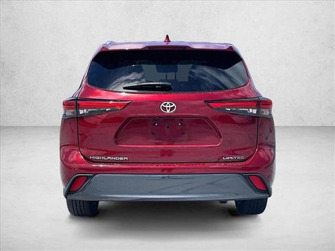 Used 2020 Toyota Highlander Limited FWD image 4
