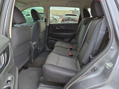 Used 2018 Nissan Rogue SV image 29