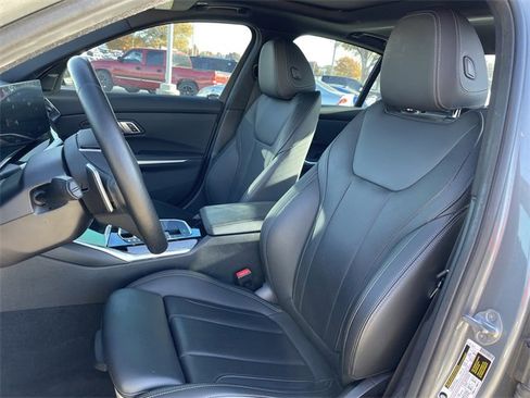 Used 2023 BMW 330i Sedan w/ Premium Package image 23